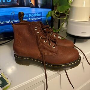 NWT Dr. Martens Brown Lace Up Boots